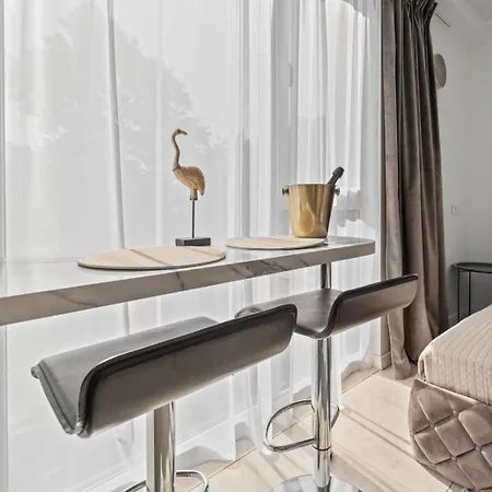 Apartment Adore